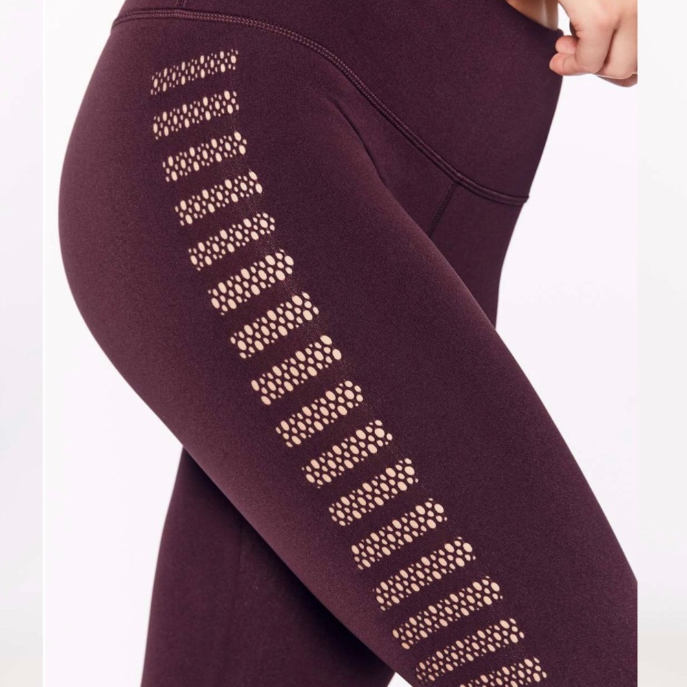 Lululemon reveal crop (strip 17”) color Dark Adobe